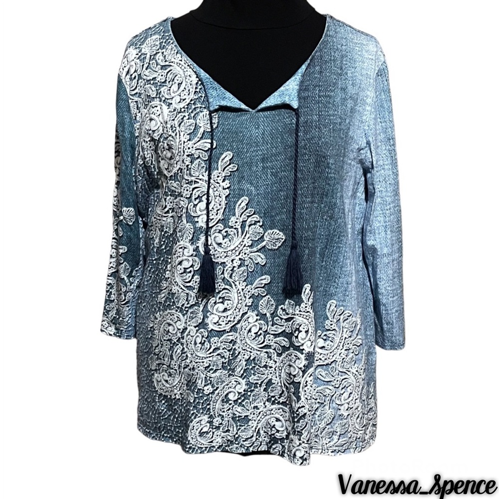 Chico’s Blue White 3/4 Length Sleeves Cotton Top